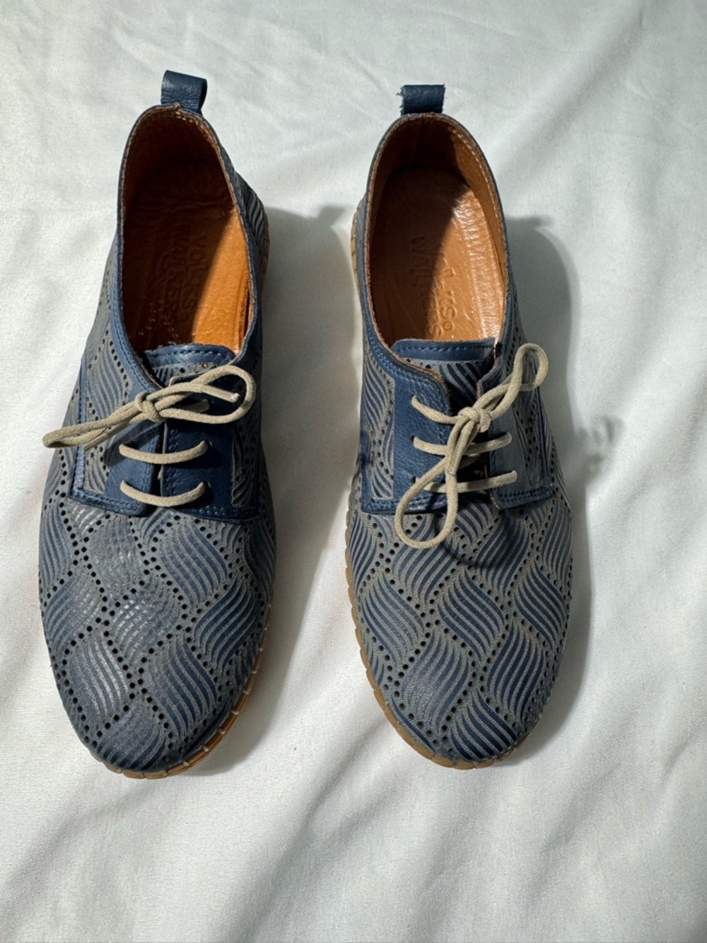 Volks Walkers Leather Lace-Up Shoes US 6-6.5 Comfort Casual Travel Everyday Wear